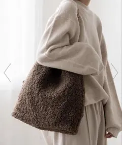 チェーンショルダーボアバッグ