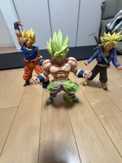 ドラゴンボール フィギュア 3体セット 孫悟空 、ブロリー 、トランクス