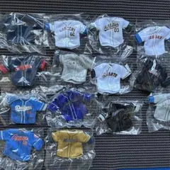 MLB シアトル・マリナーズ ヘルメット キーホルダー 2個セット - メルカリ