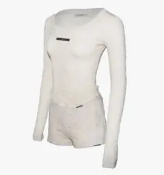 THEREDTHREAD S cable knit ensemble