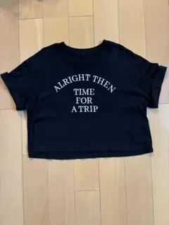 GU 黒のクロップドTシャツ