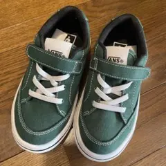 スニーカー 18cm