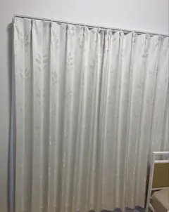 ニトリ　遮光1級　カーテン　パルモ　アイボリー