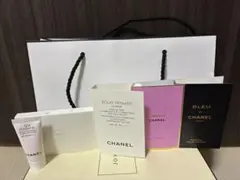 （新品）シャネル　香水、ファンデーション、ショップ袋のセット