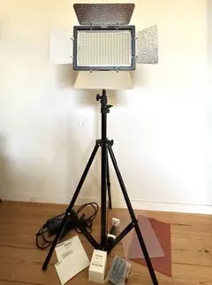 186000 現状品 YONGNOUO ヨンヌオ ビデオライト 撮影照明 YN600L  2点まとめ売り [0000000001730] Amazon.com : YONGNUO YN600L LED Video Light, with Adjustable Color