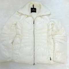 ホワイト ダウンジャケット