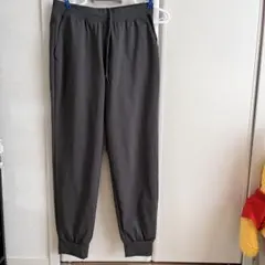 ユニクロ　ウルトラストレッチアクティブジョガーパンツ　07グレー　M エアリズム