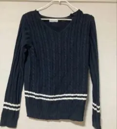 ケーブル編み Vネック ニット ネイビー