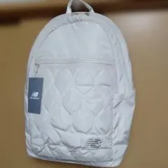 未使用✮ニューバランス　キルトバックパック　リュックのサムネイル
