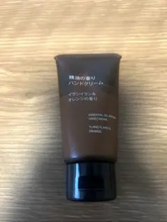 無印　精油の香りハンドクリーム　イランイラン&オレンジの香りのサムネイル