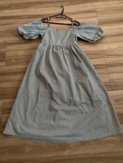 Continuer de NICE CLAUP オフショルダーワンピース