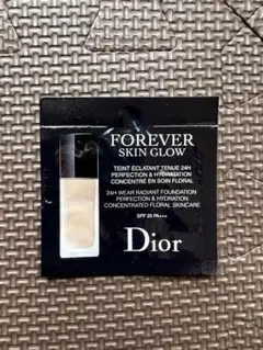 ディオールスキン フォーエヴァー&エヴァー ベース サンプル