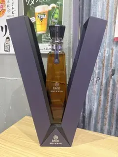 クエルボ　テキーラ1800 ミレニオ　日本限定販売のサムネイル
