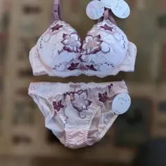 Item thumbnail for item ec418cf8-22d8-4608-96e3-e0d64506812f