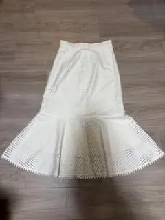 allurevilleアルアバイルレース風 パンチング マーメイドフレアスカートのサムネイル