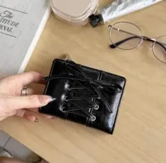 SHEIN 美品 レースアップデザイン 二つ折り財布 ブラック　財布　レザーのサムネイル