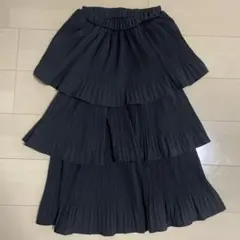 黒いプリーツスカート レイヤー仕立て