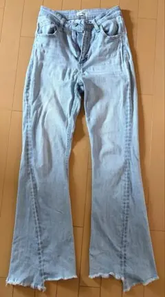 EVRIS 裾デザイン デニム フレアパンツのサムネイル