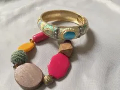 カラフルビーズとバングルのセット