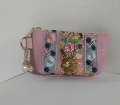 ✨インド刺繍リボン✨ チャーム付き✨コンパクトサイズポーチ