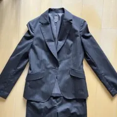 ダークグレー ストライプ パンツスーツ