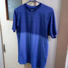 ユニクロ　グラデーションブルーTシャツ　③