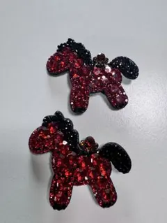 縁起物 馬モチーフ ヘアピン 2点セット ラインストーン キラキラ可愛いレッド