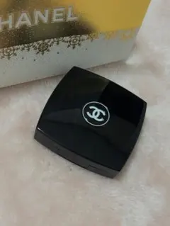 CHANEL レ キャトル オンブル 354 ウォーム メモリーズ