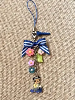 ミッキー　リボン　ストラップ　ディズニー　イヤホンジャックアクセサリー平成レトロ