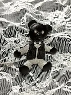 ブローチ　くま　ベア