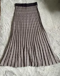 レディースニットロングスカート　ウエストゴム　秋服　黒