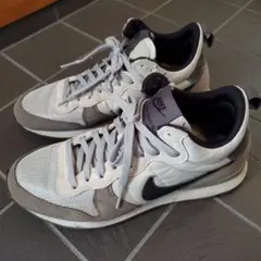 Nike Internationalist Mid ホワイト/グレー/ブラック