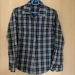 BURBERRY 黒と白のチェック柄長袖シャツ