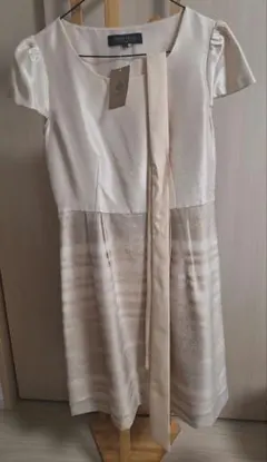 【未使用】エレガント パーティー・デート用 ワンピース シャンパンベージュ色