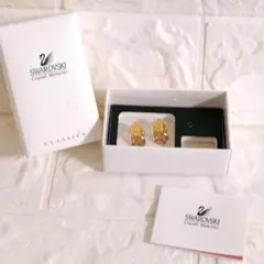 未使用品　SWAROVSKI クリスタルメモリーズ　ベビーシューズ（置き物）のサムネイル