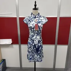 青花模様 チャイナドレスのサムネイル