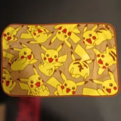 ピカチュウ　ブランケット 約53×85cm　ポケモン