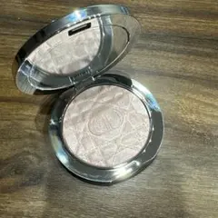 ディオールスキンフォーエヴァーグロウルミナイザー