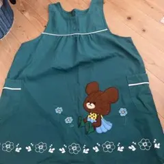 くまのがっこう刺繍の緑色コットンエプロン