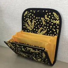 ミモザ柄　黒　蛇腹式　母子手帳ケース、通帳ケース、お薬手帳ケース、カードケース