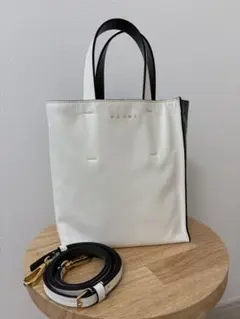 MARNI museo soft mini オフホワイト/グリーンのサムネイル