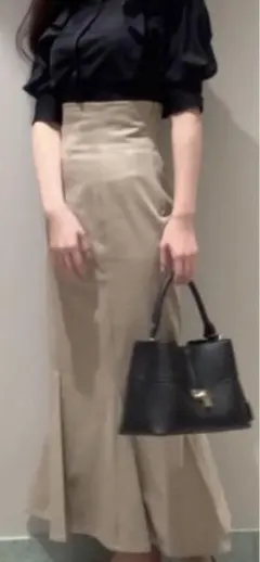 SNIDEL ハイウエストヘムフレアスカート