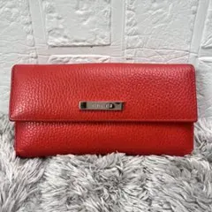 美品✨GUCCI ロゴプレート　シボレザー　長財布　　レッド　シルバー Wホック