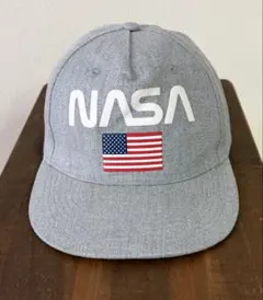 H&M NASA ベースボールキャップ グレー 星条旗 スナップバックのサムネイル