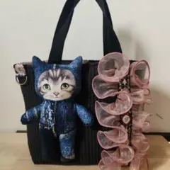 ひ*こ様 コヤンイサムチョン♡苺づくし♡ボリちゃん！オッドアイのフリルトートバッ ひ*こ様 コヤンイサムチョン♡苺づくし♡ボリちゃん！オッドアイ