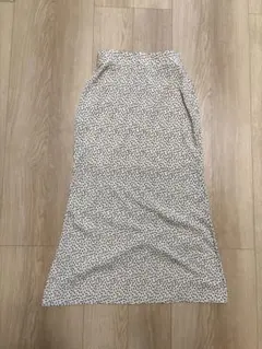 flower クリーム色の小花柄ロングスカート