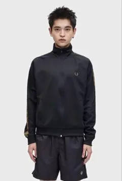 Fred Perry ブラックジャージ ゴールドストライプ