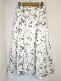 MISCH MASCH 花柄フレアスカート ホワイトのサムネイル