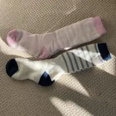 レディース ピンクと白のストライプソックス
