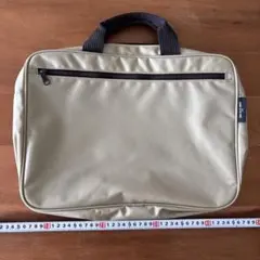Comme Ca Ism コムサイズム　B4サイズ　ベージュ ビジネスバッグ